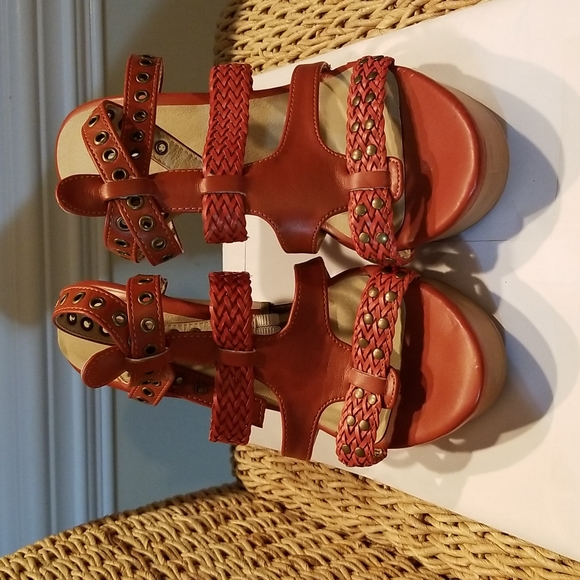 Shoes - Picture 6 of 6